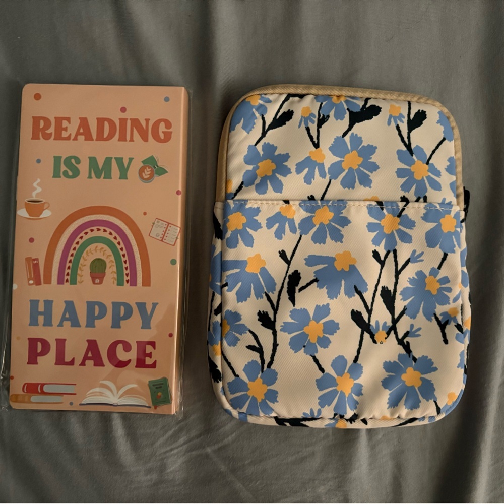 E-Reader Floral Print Pouch & Accessories